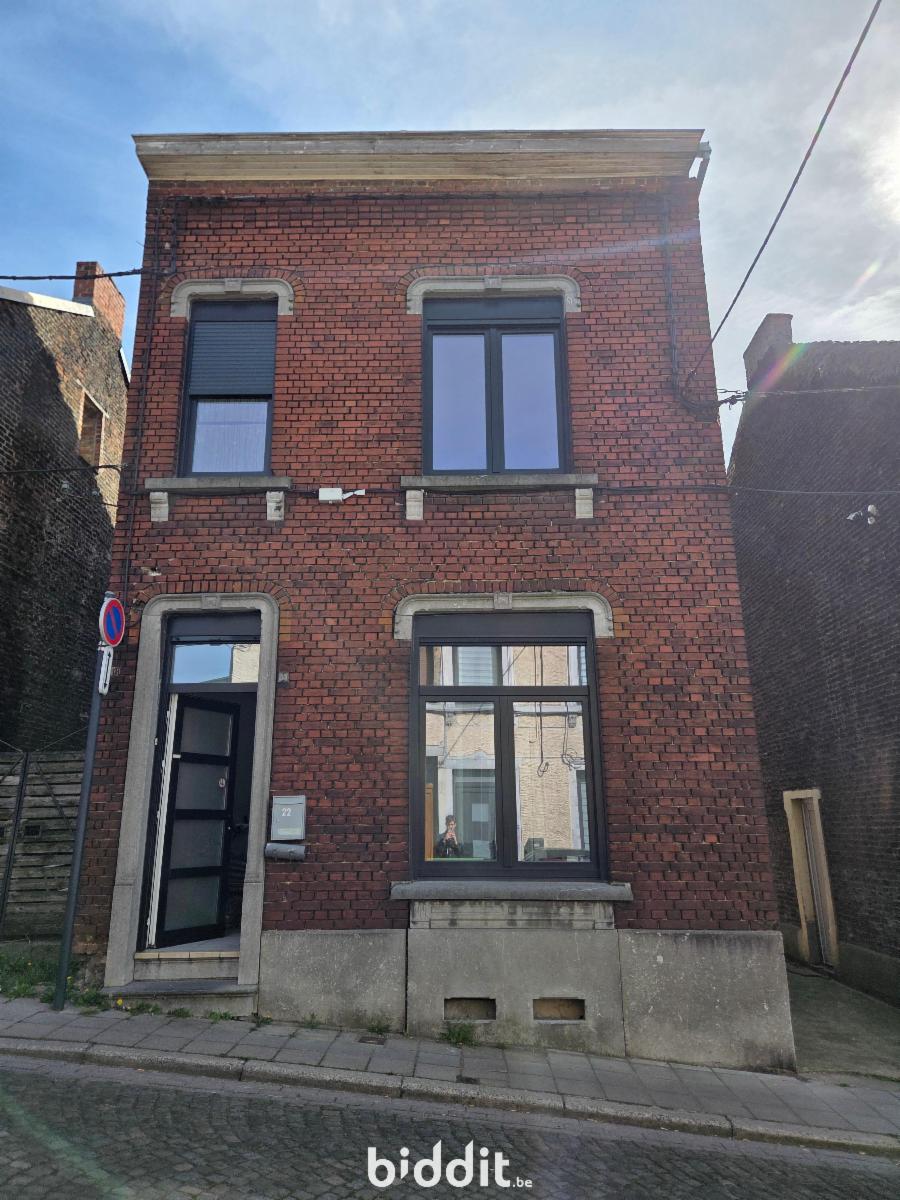 Maison d'habitation avec jardin