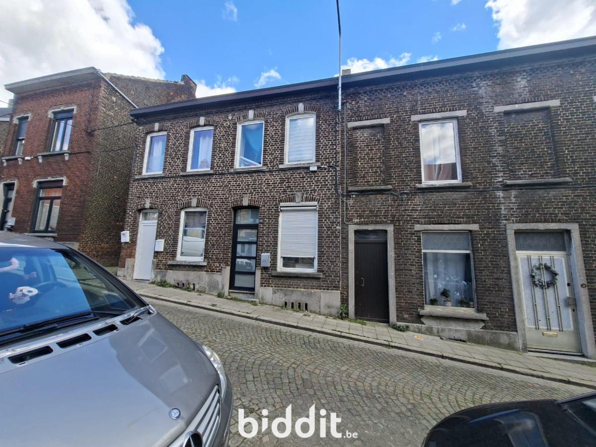 Maison d'habitation avec jardin