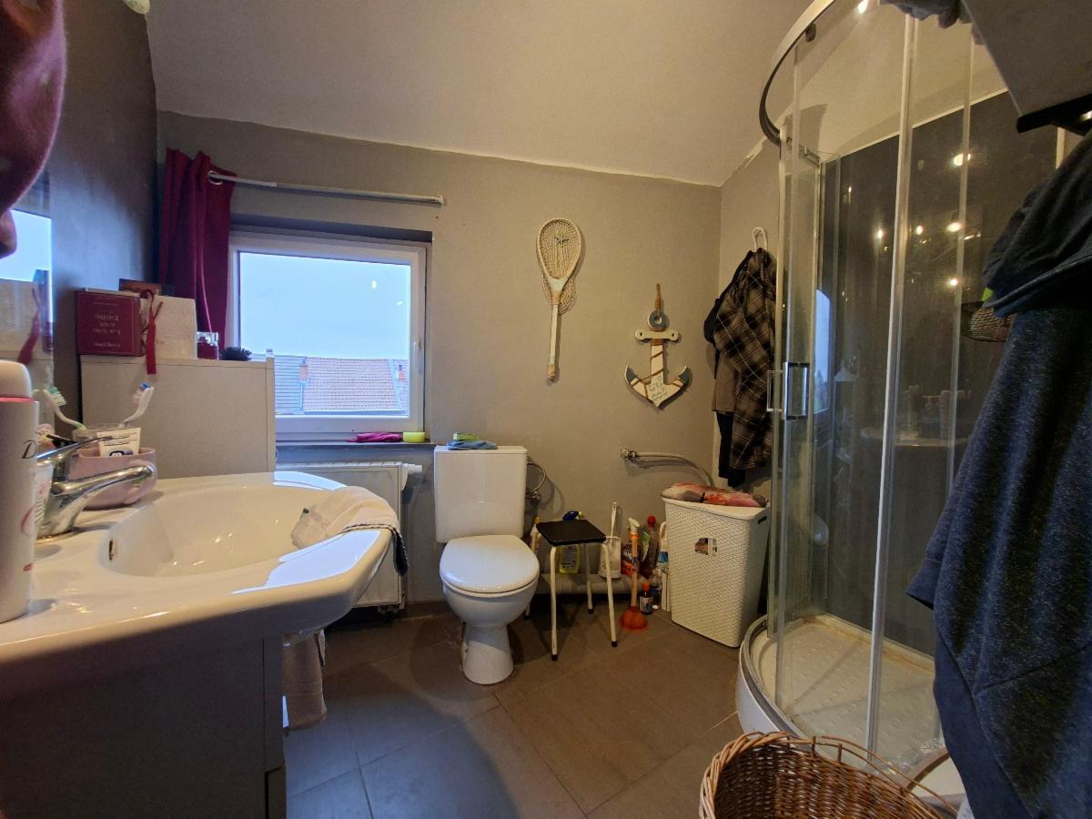 Maison d'habitation unifamiliale avec jardin 