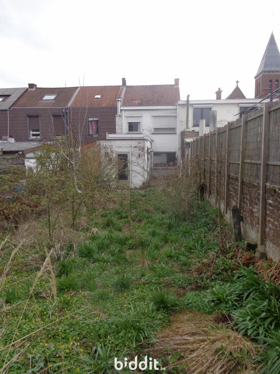 photo 15 du bien Maison 2 façades avec jardin à rénover 