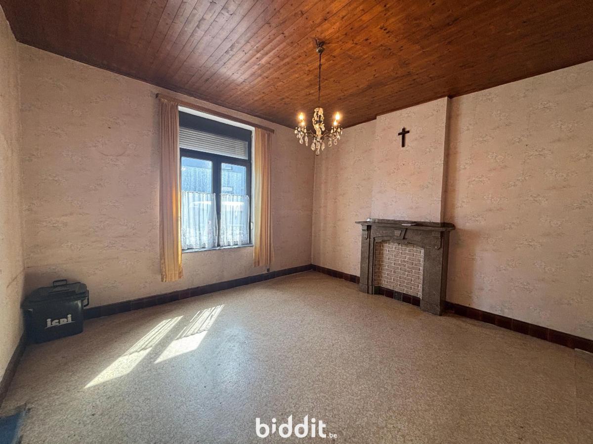 photo 3 du bien Maison d'habitation 2 façades à rénover avec jardin 