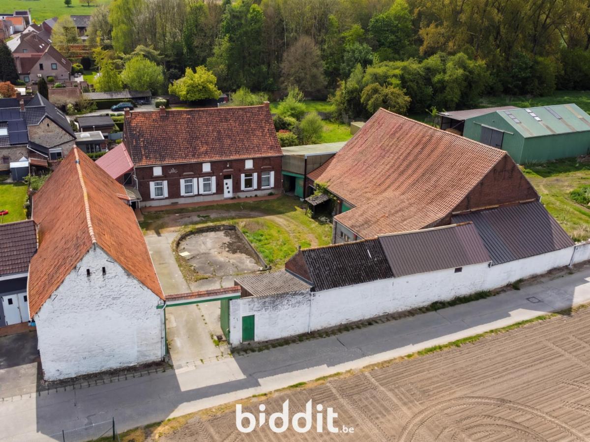 Maison enchères BIDDIT - Rue de l'Eglise27, 7971 Wadelincourt