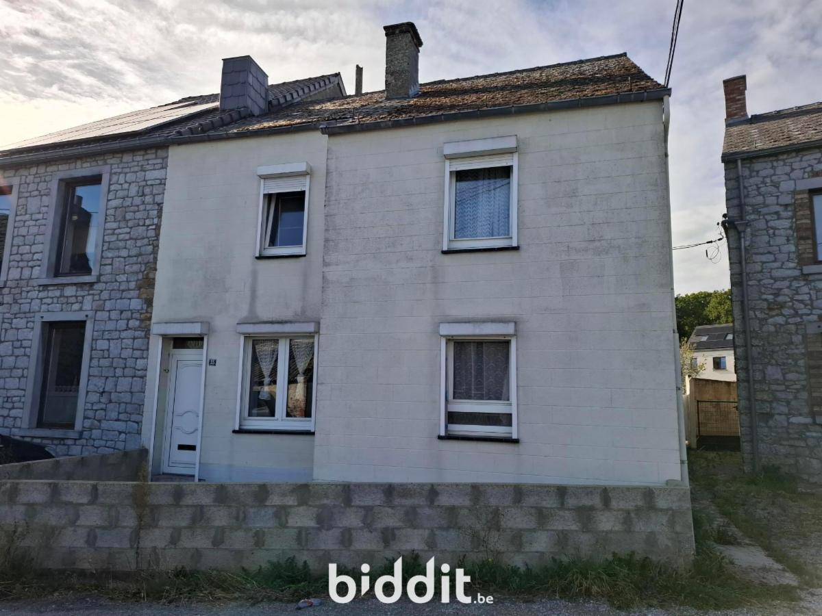 Maison 3 façades avec terrain en zone d'habitat et garage