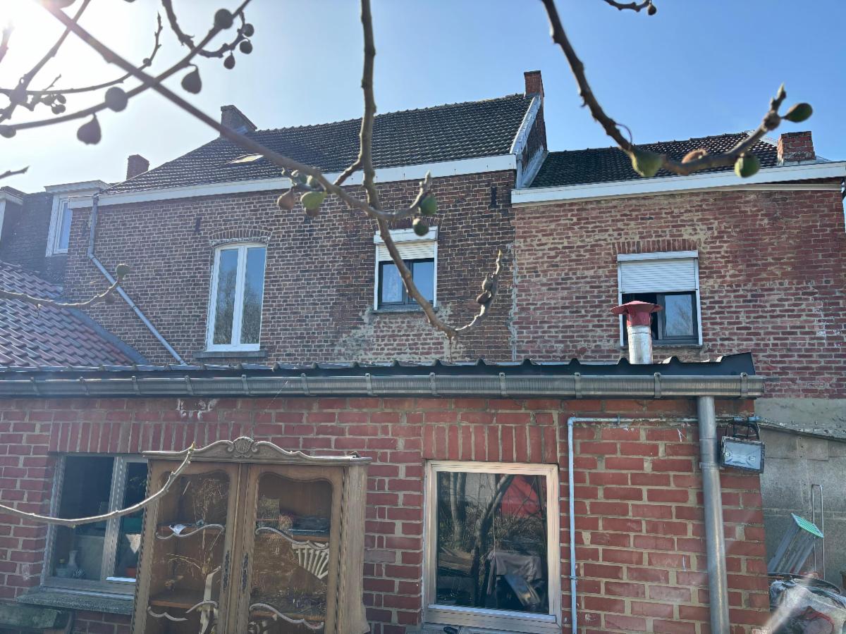 photo 2 du bien Maison trois façades à rénover avec jardin