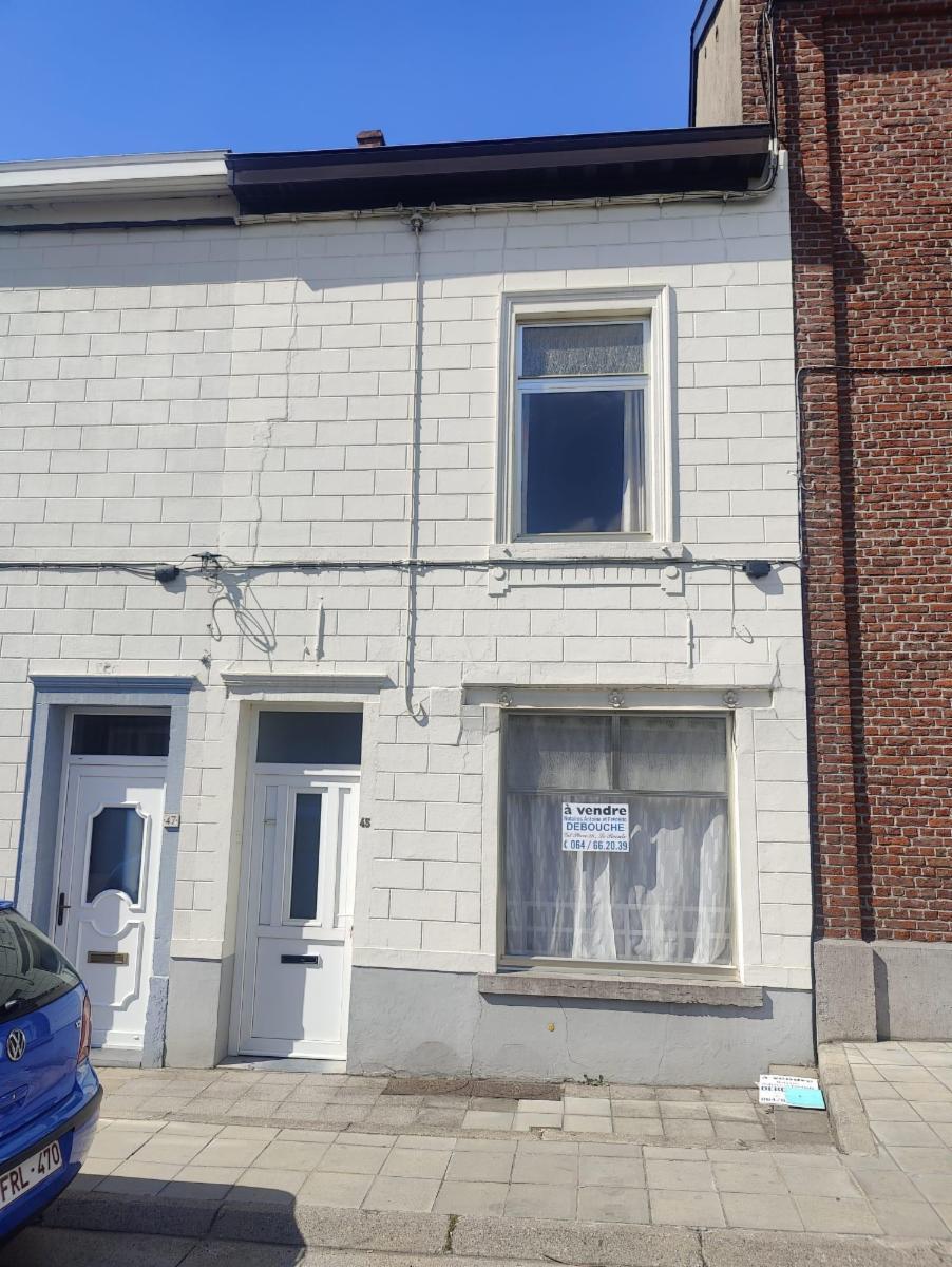 Bonne maison de rangée sur 1a 20ca