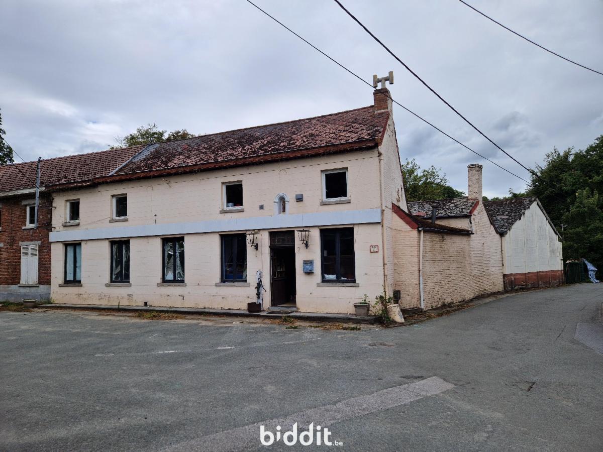 Maison avec terrain.
