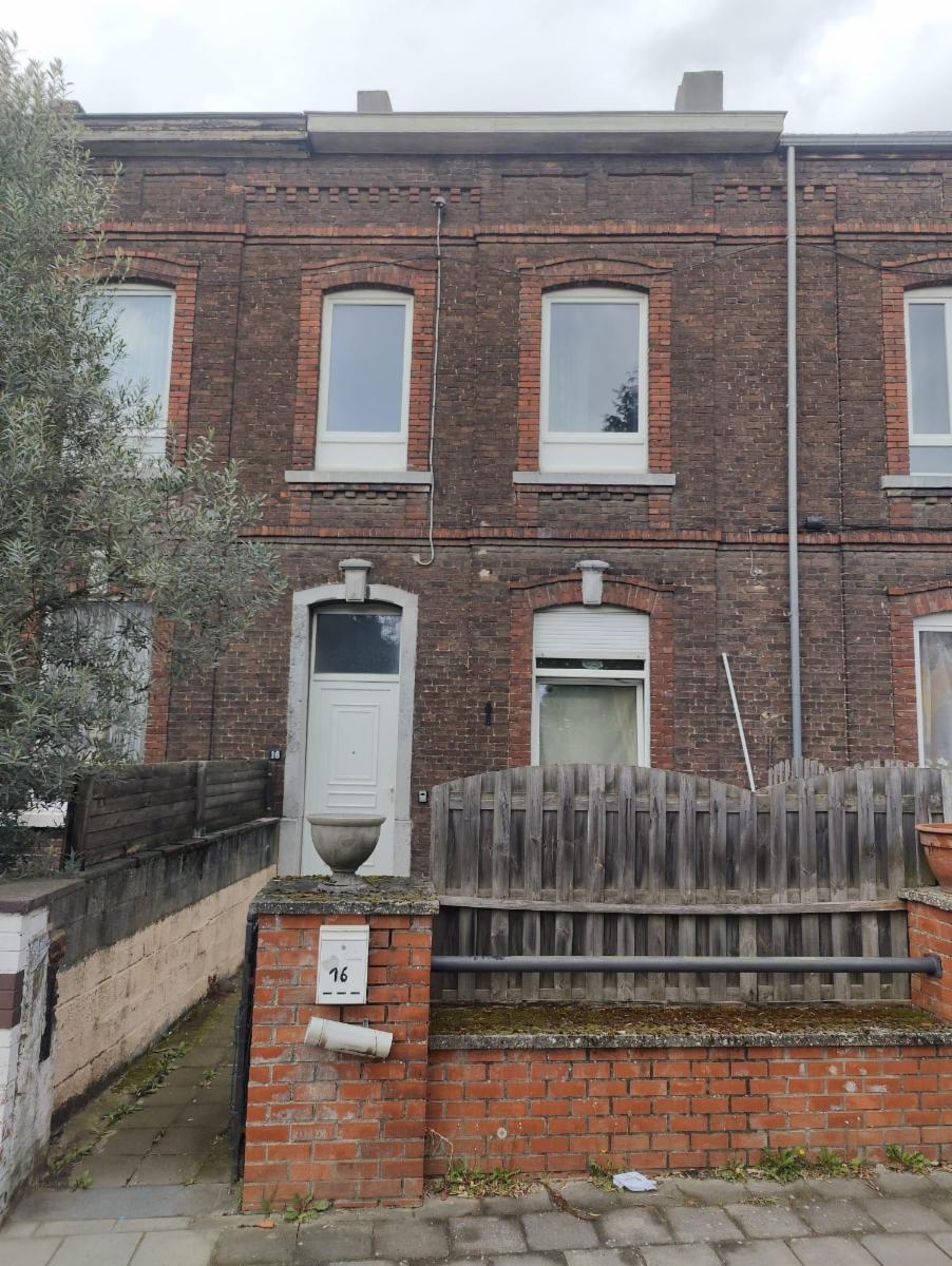 Maison à vendre - DE LA POMPE16, 6010 Couillet