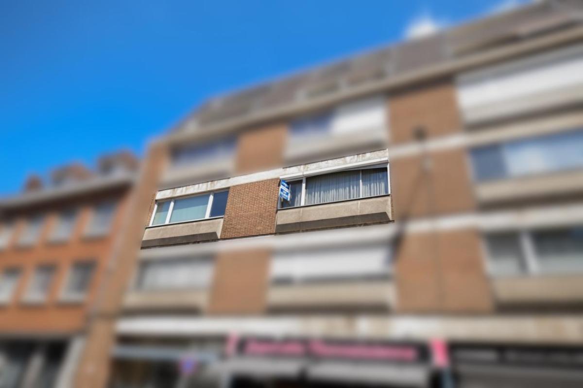 Appartement avec cave et garage sis à Tournai