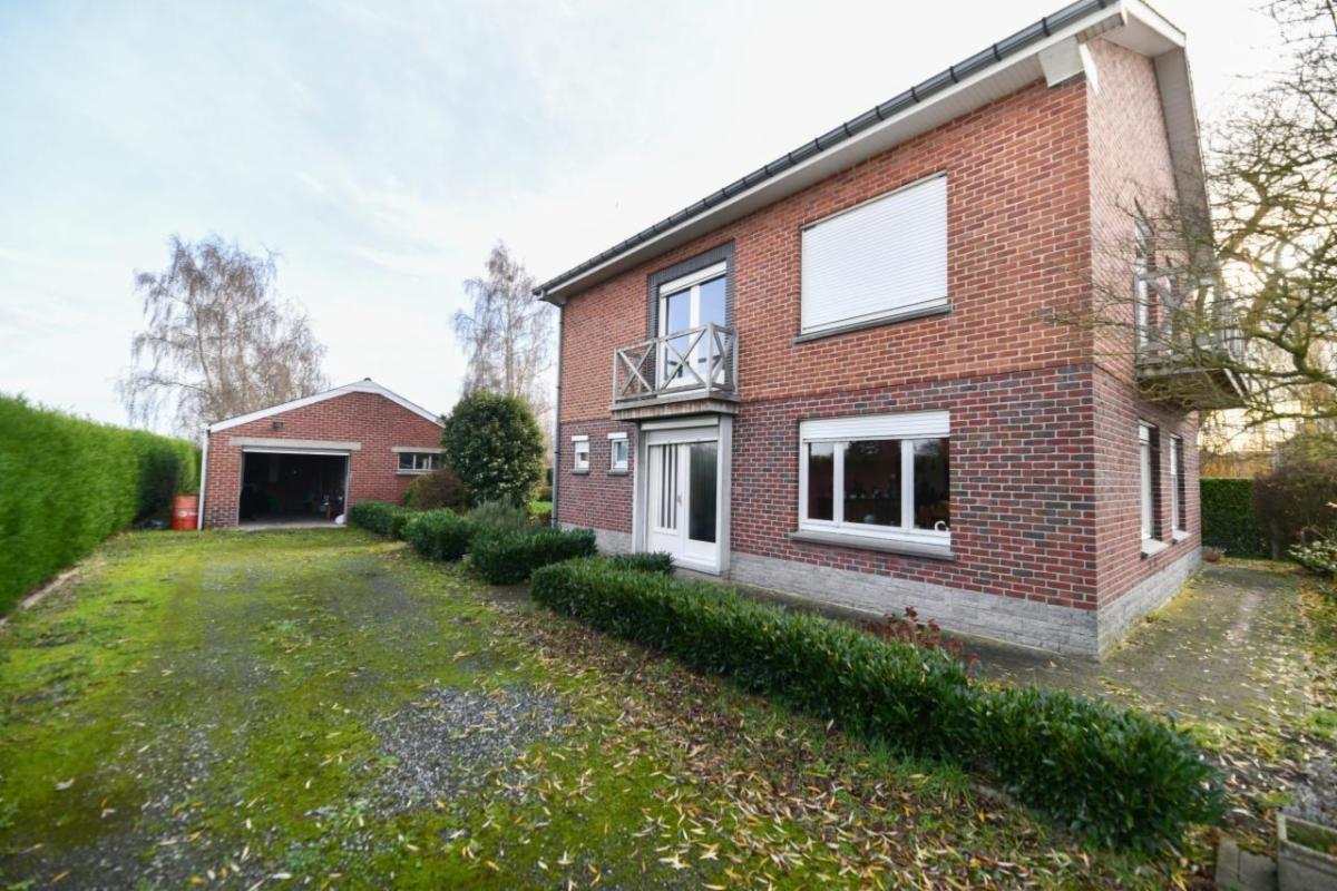 Villa avec jardin et verger sur 28 ares 54 centiares