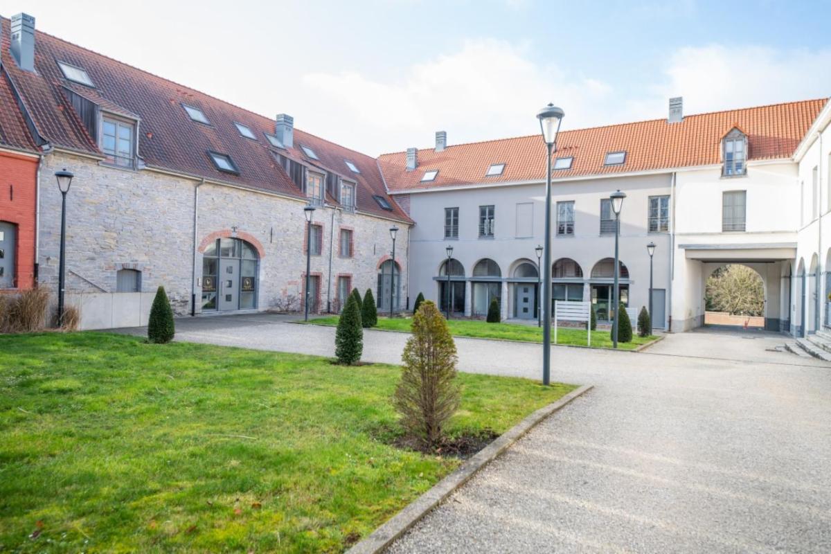 Dans un quartier résidentiel, appartement duplex 3 chambres