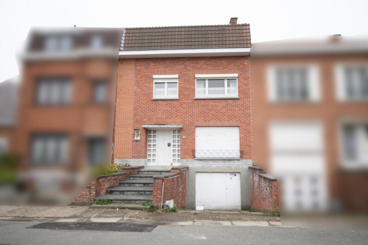 Bonne maison d’habitation à rénover (belle situation)