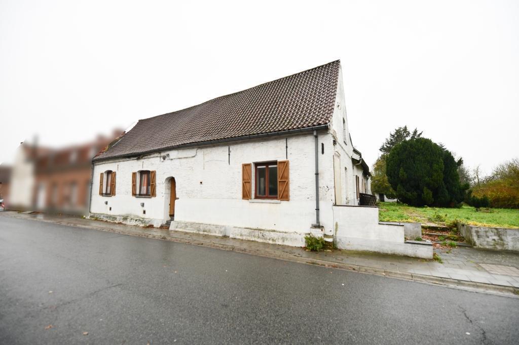 Ensemble de trois maisons avec jardin et remise