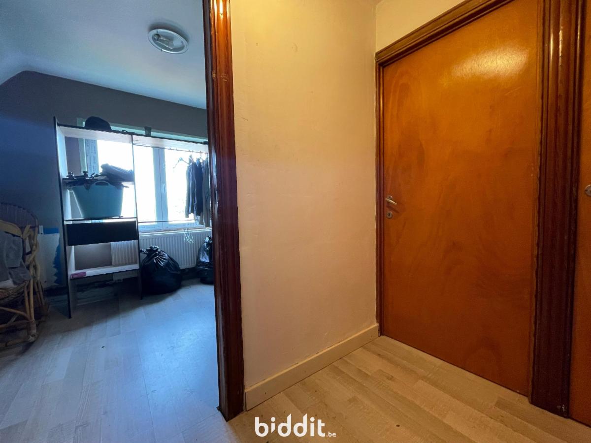 photo 7 du bien Maison 3 façades avec garage, cour et jardin