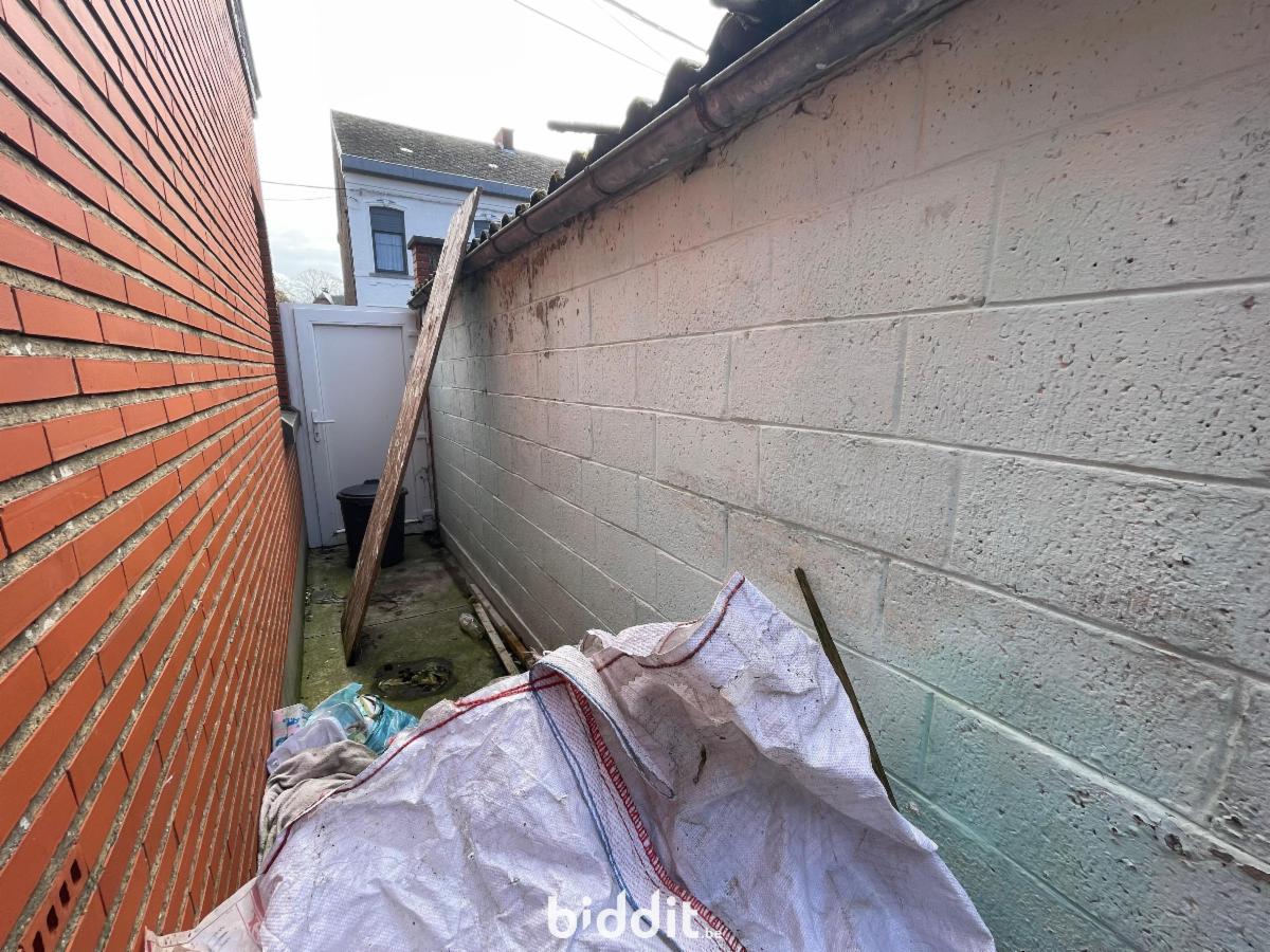 photo 12 du bien Maison 3 façades avec garage, cour et jardin