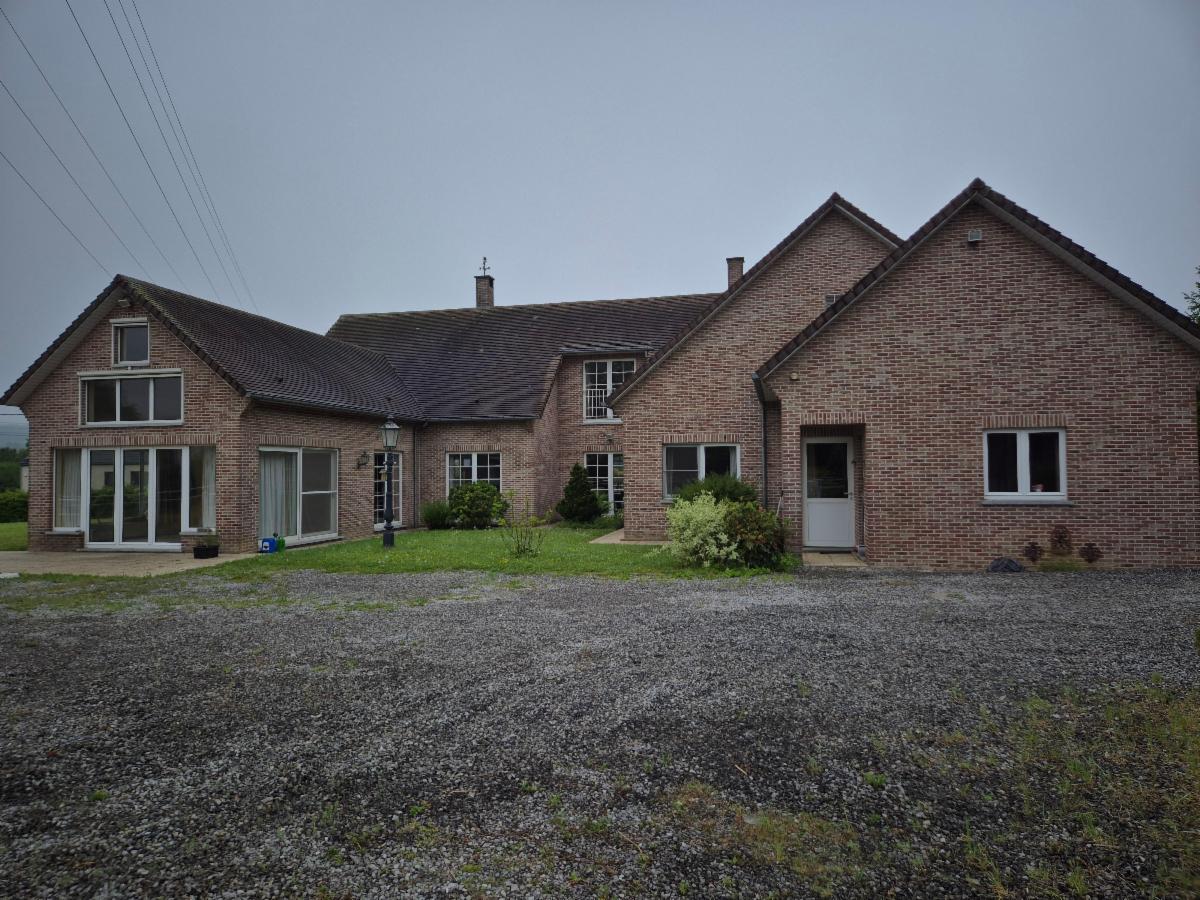 Photo 2 du bien Belle propriété avec villa, jardin, 4 box (chevaux), pâture