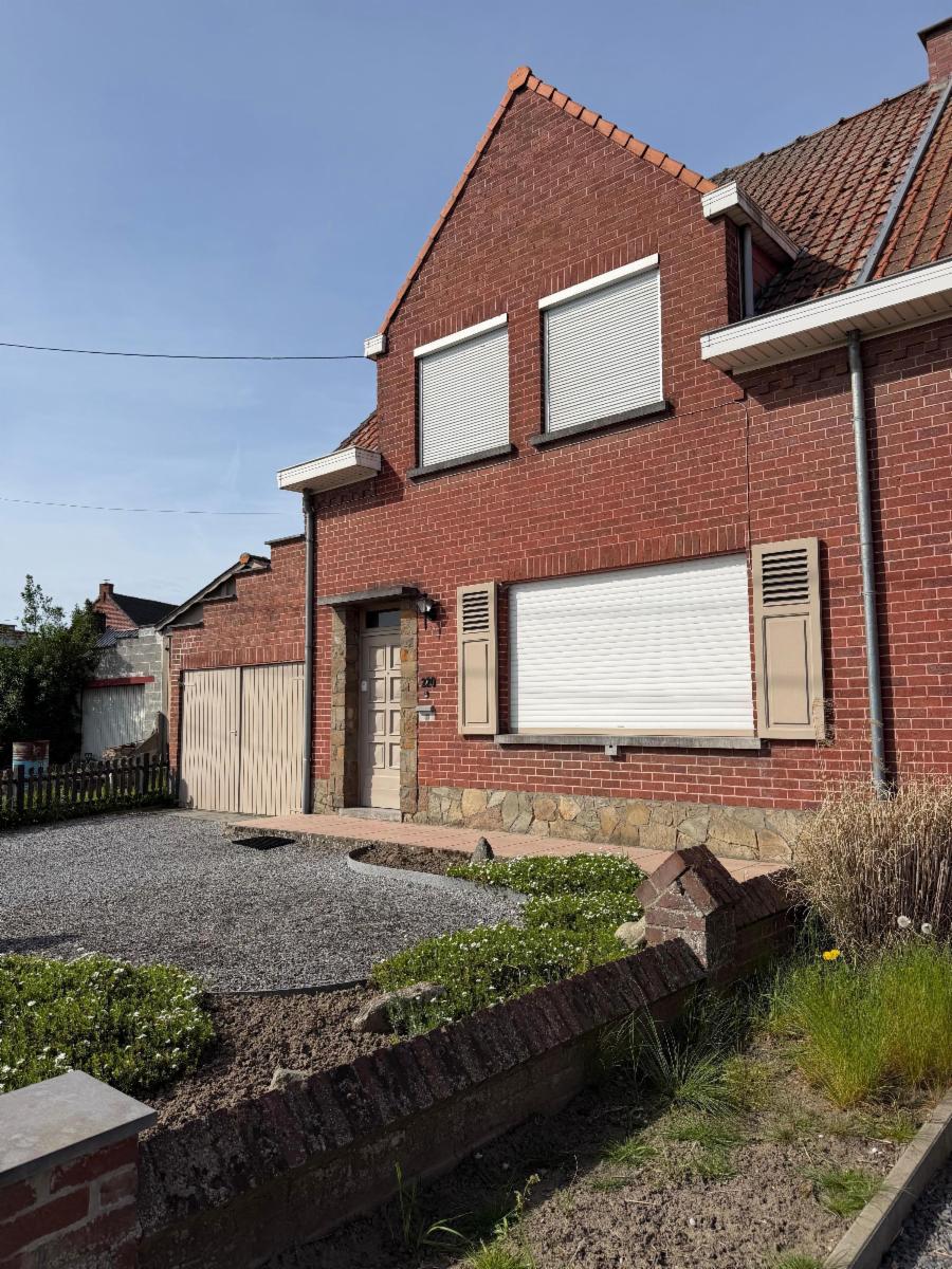 photo 2 du bien Bonne maison avec garage et jardin.