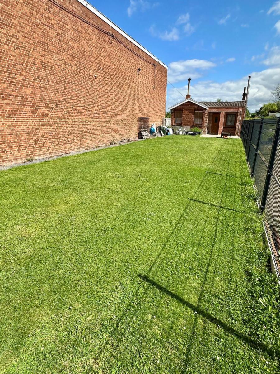 photo 10 du bien Maison plain-pied, 4 façades avec jardin à rénover à Manage