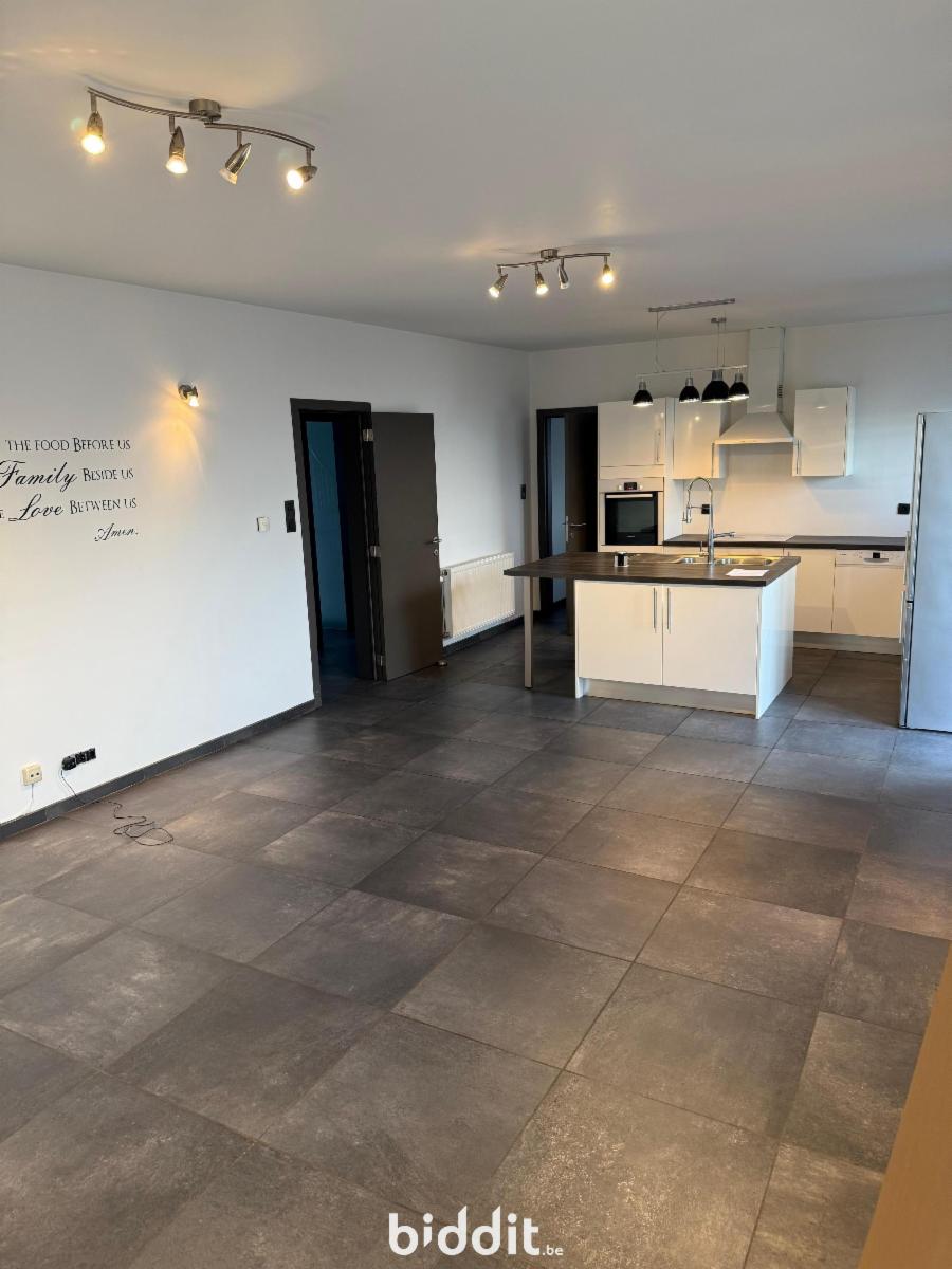 photo 2 du bien Maison avec jardin. et garage.