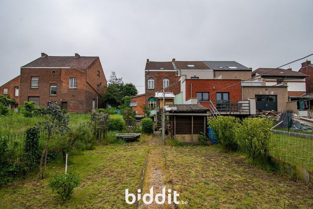 photo 2 du bien Maison d'habitation avec terrain.