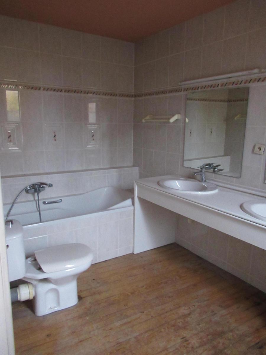 photo 17 du bien Maison d'habitation unifamiliale trois façades