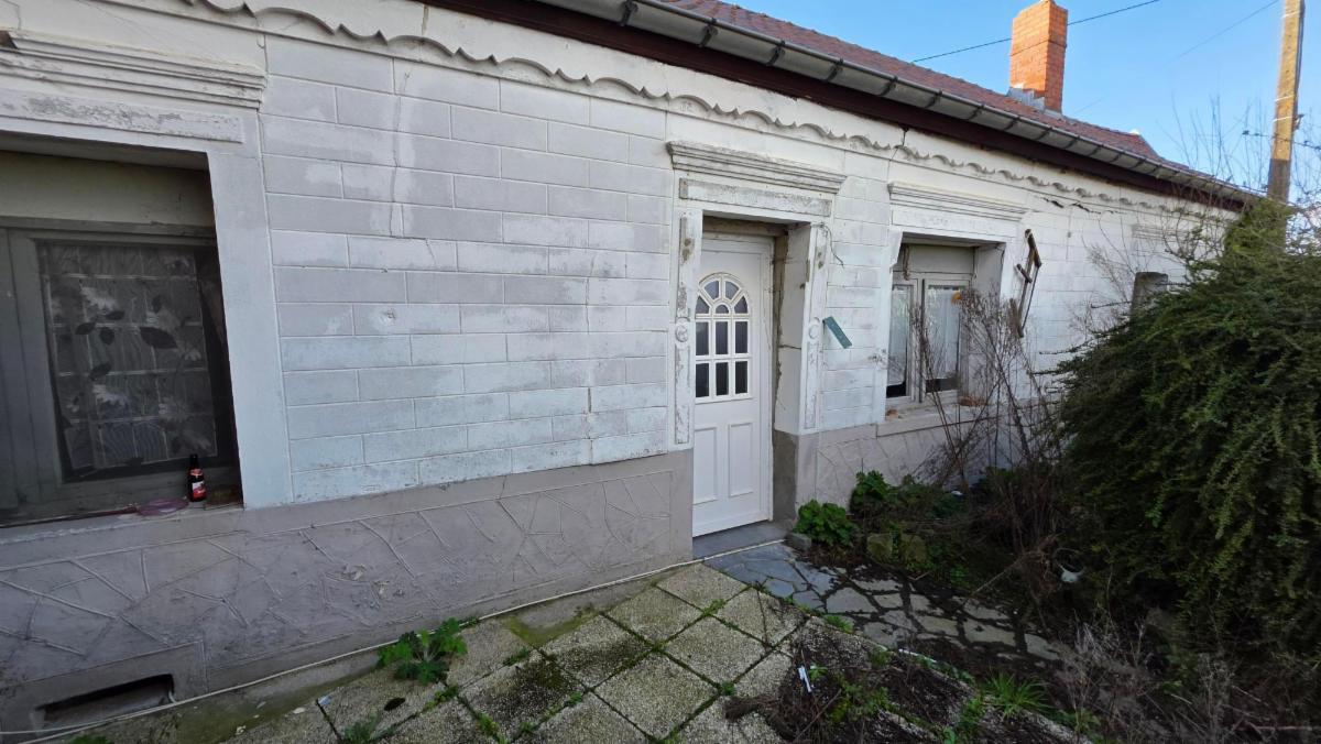 photo 2 du bien maison d'habitation à rénover complètement 