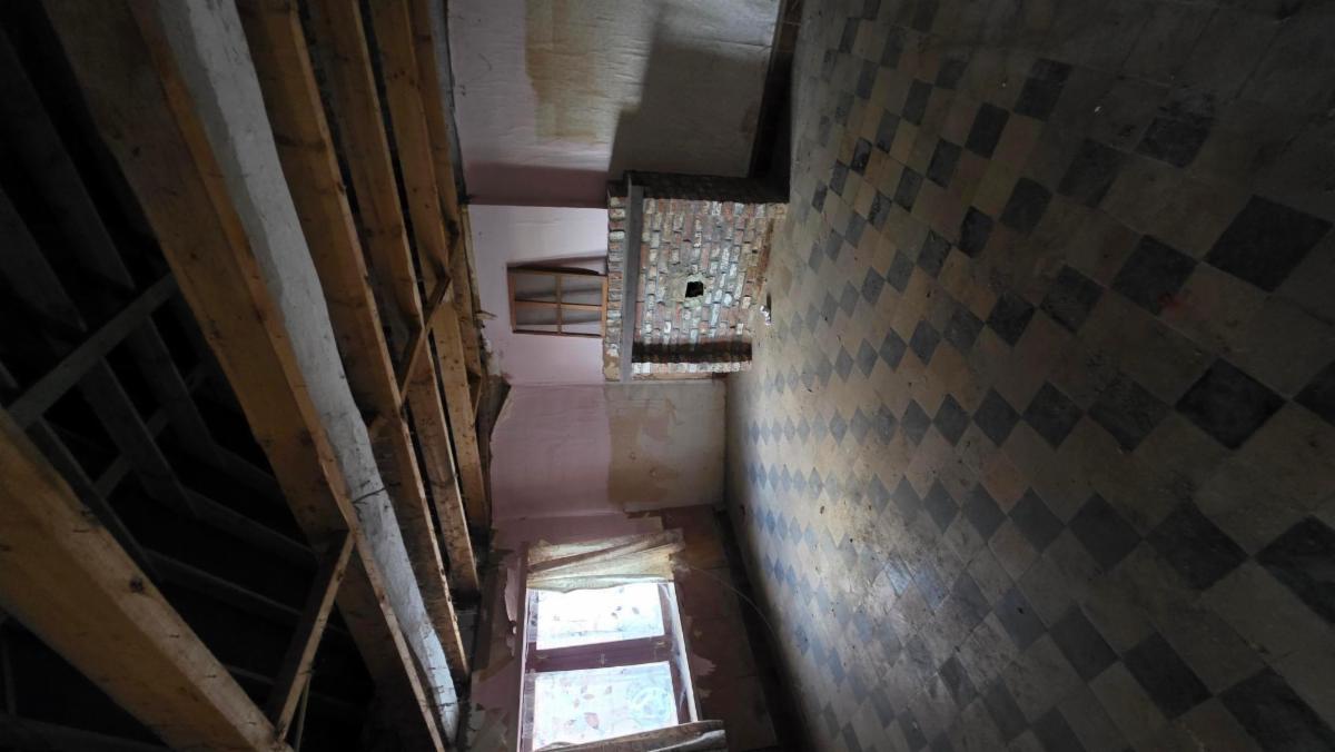 photo 6 du bien maison d'habitation à rénover complètement 