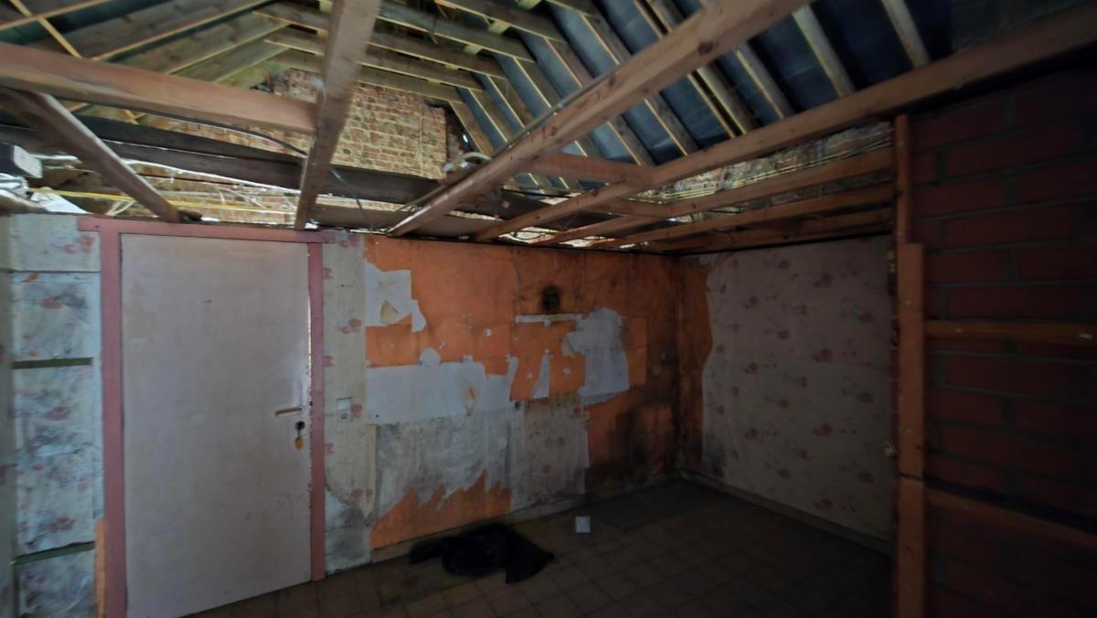 photo 8 du bien maison d'habitation à rénover complètement 