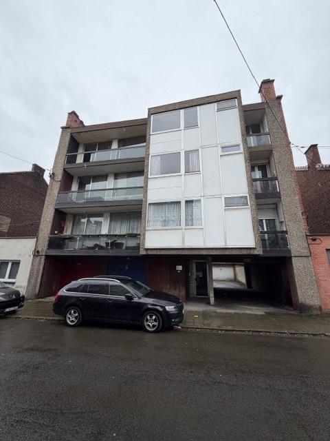 Bel appartement avec 2 caves et un garage