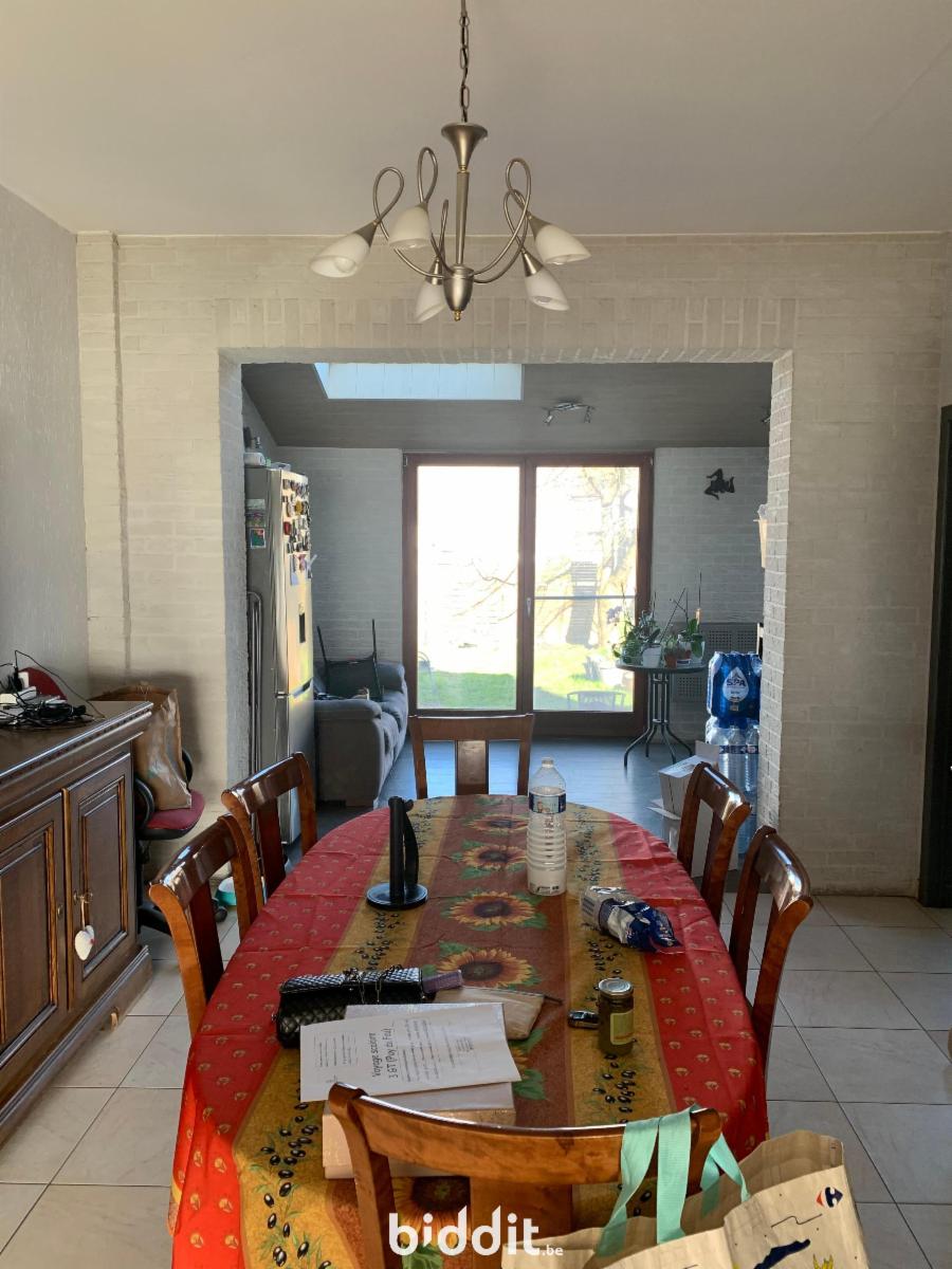 photo 5 du bien Maison 3 façades avec jardin et garage à La Louvière.