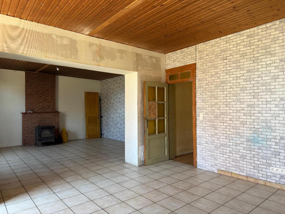 photo 2 du bien MAISON UNIFAMILIALE 2 FACADES ET GARAGE A RENOVER