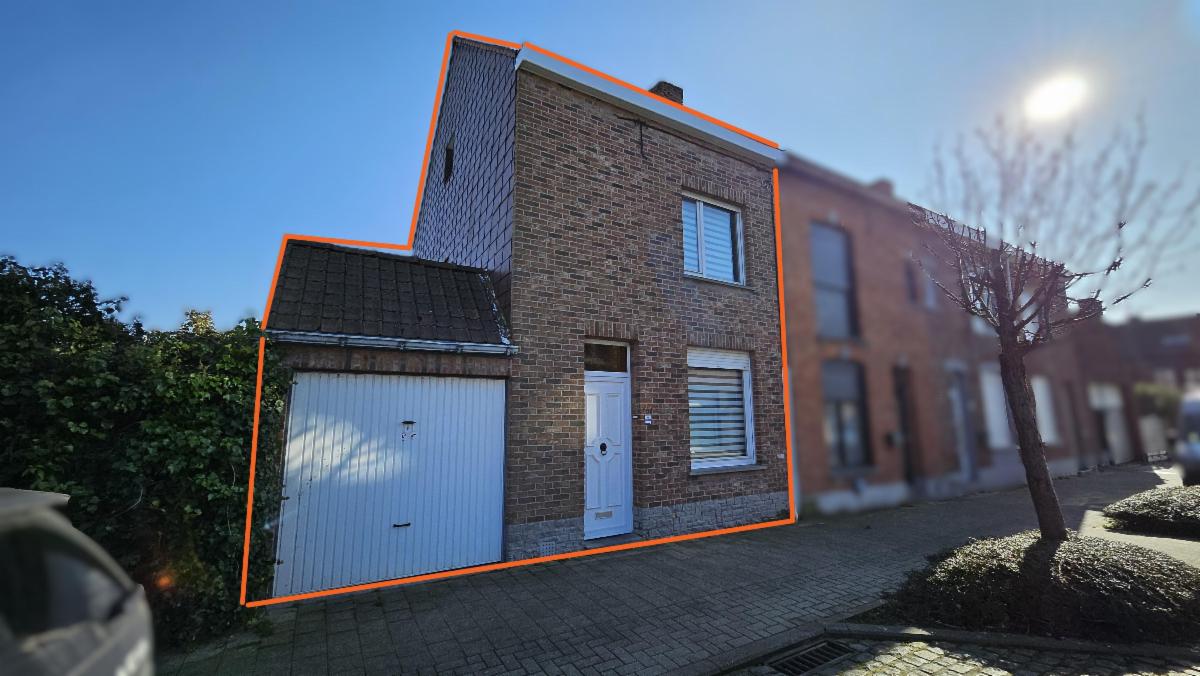 Maison d'habitation avec garage, quatres chambres