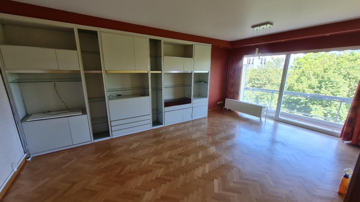 Appartement 1 chambre à rafraîchir à Tournai avec un garage