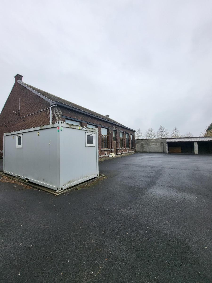 photo 2 du bien Bâtiment scolaire et atelier