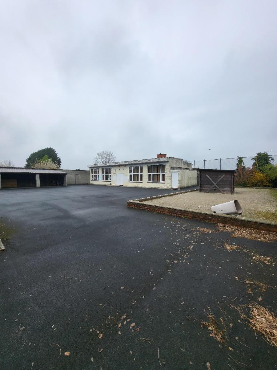 photo 4 du bien Bâtiment scolaire et atelier
