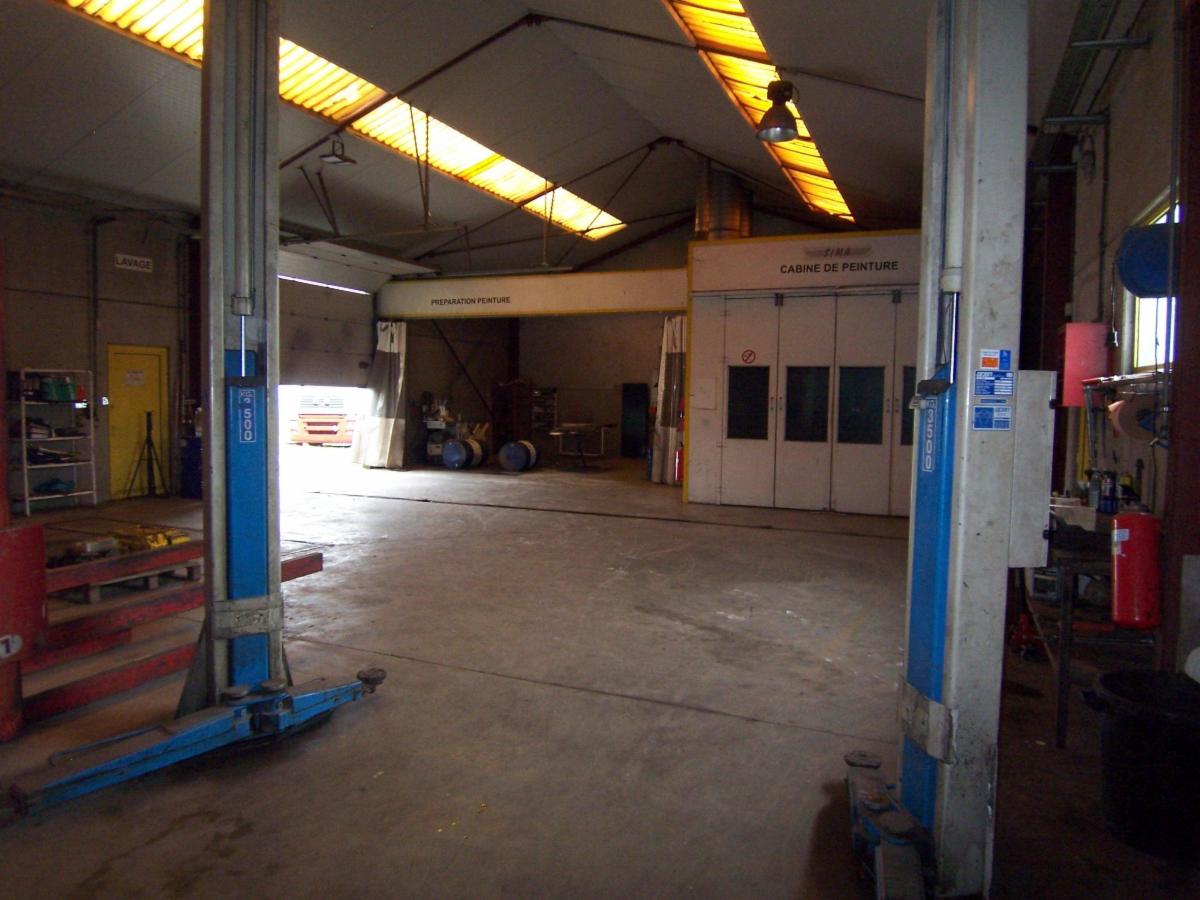 photo 3 du bien ancien atelier de carrosserie et de peinture