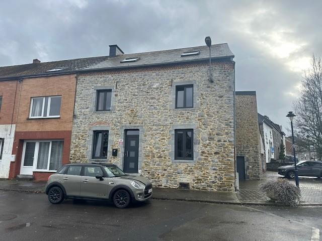 Maison d'habitation en plein centre de Momignies