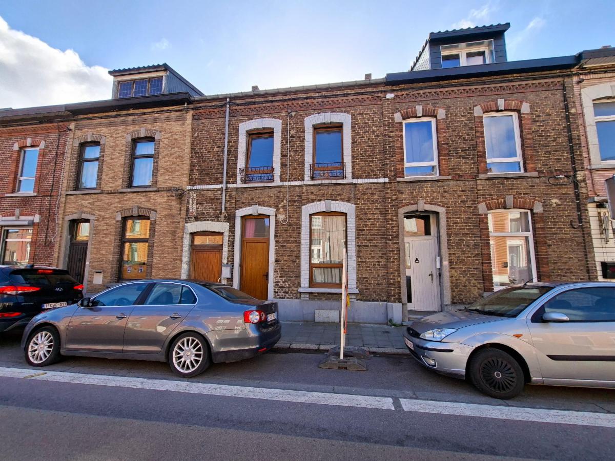 Maison d'habitation avec jardin