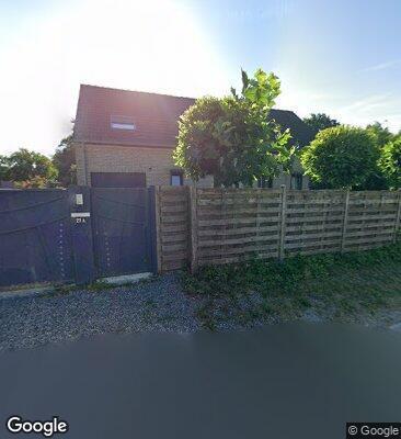 Villa avec garage et jardin