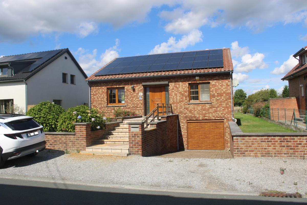 Photo 1 du bien Villa avec jardin, parking et garage
