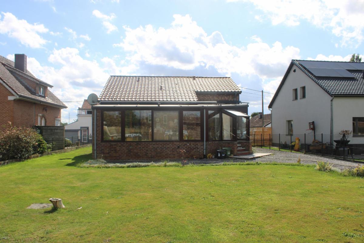 Photo 5 du bien Villa avec jardin, parking et garage