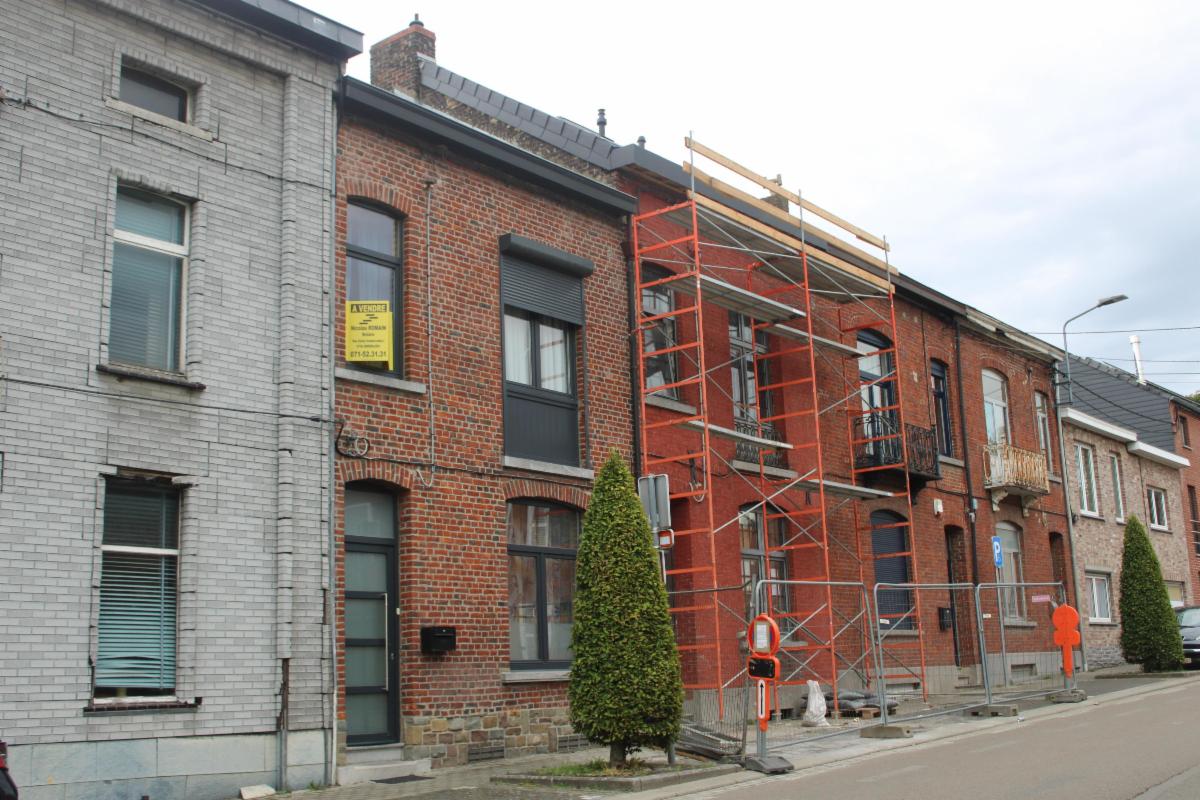 Photo 1 du bien Maison rénovée 2 façades avec cour