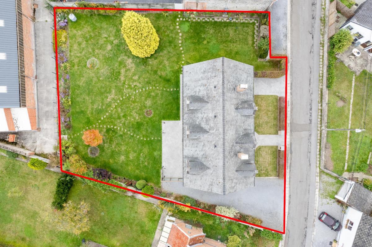 Photo 4 du bien Magnifique villa avec garage, parking et jardin