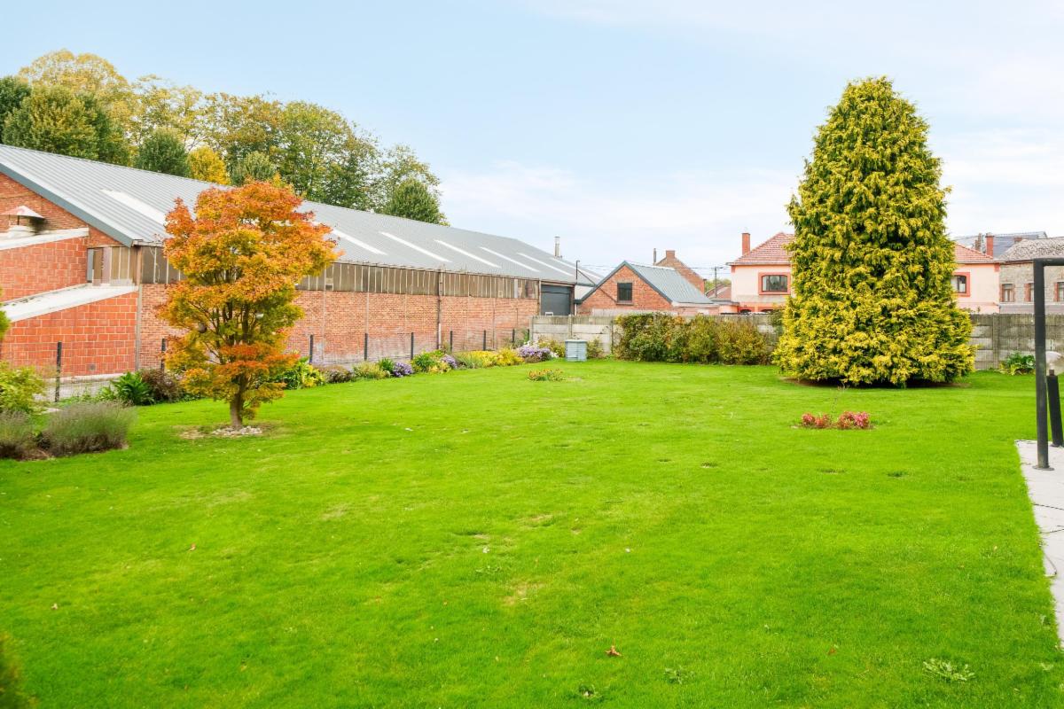 Photo 7 du bien Magnifique villa avec garage, parking et jardin