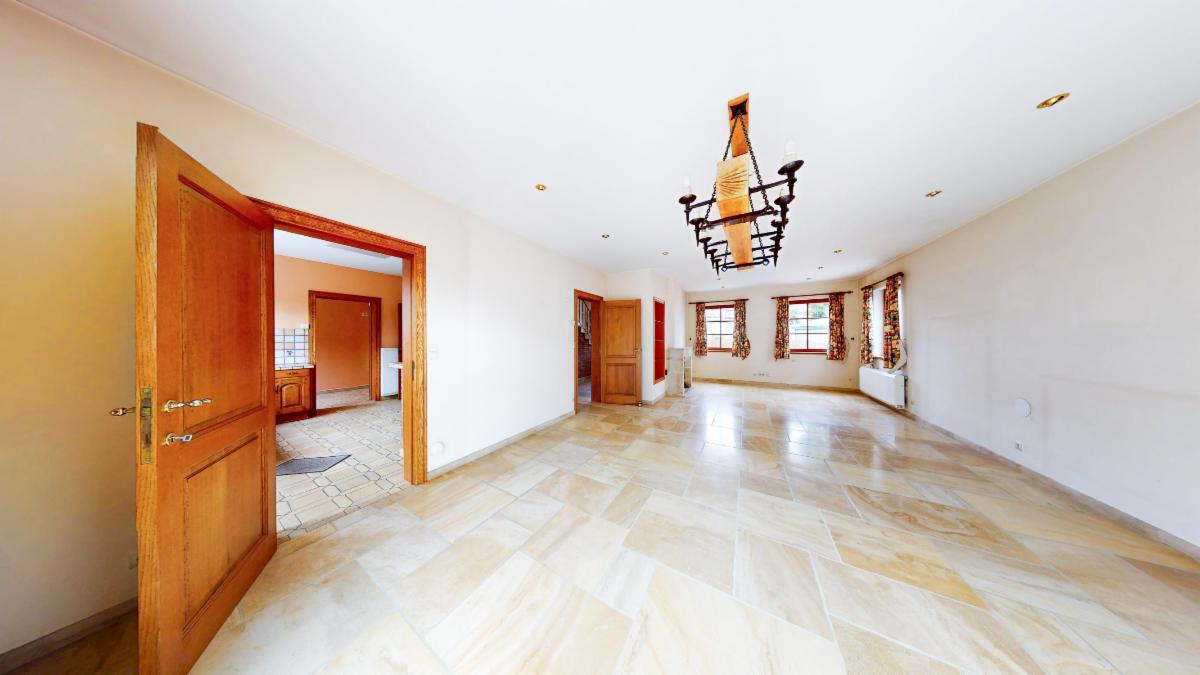 Photo 10 du bien Magnifique villa avec garage, parking et jardin