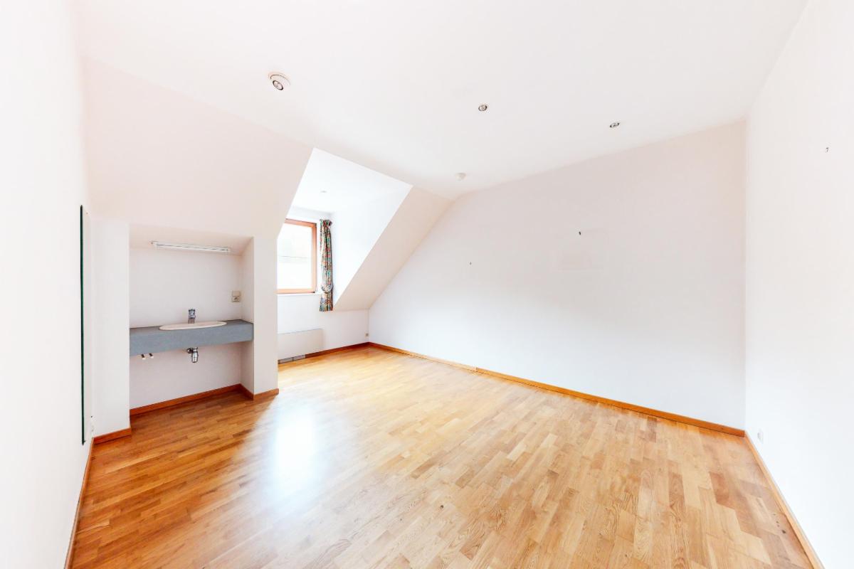 Photo 22 du bien Magnifique villa avec garage, parking et jardin