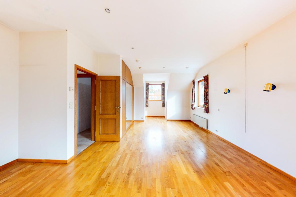 Photo 30 du bien Magnifique villa avec garage, parking et jardin