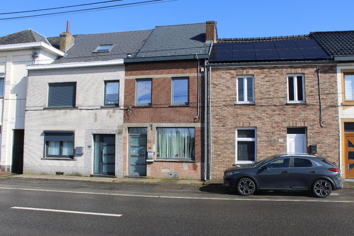 Photo 1 du bien Maison 2 façades rénovée avec jardin