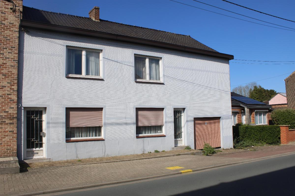 Photo 1 du bien Maison 3 façades avec garage, jardin et passage latéral