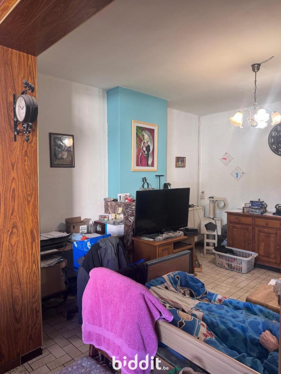 photo 3 du bien Maison de ville avec beau potentiel à rafraichir 