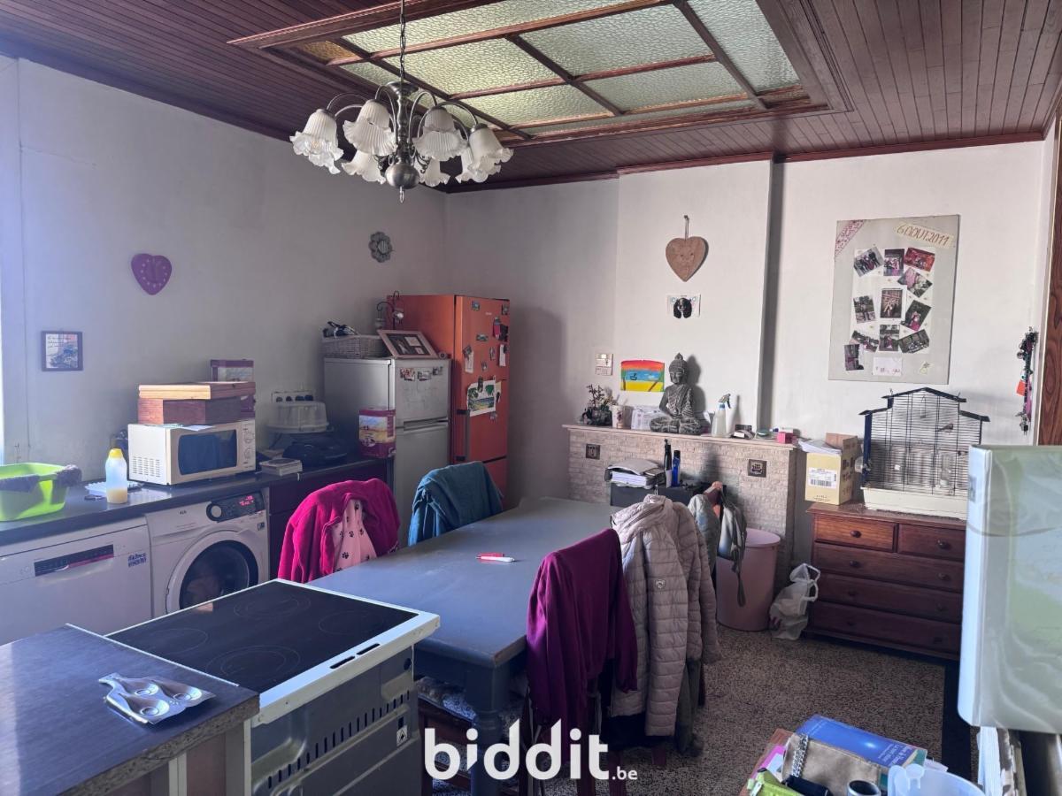 photo 4 du bien Maison de ville avec beau potentiel à rafraichir 